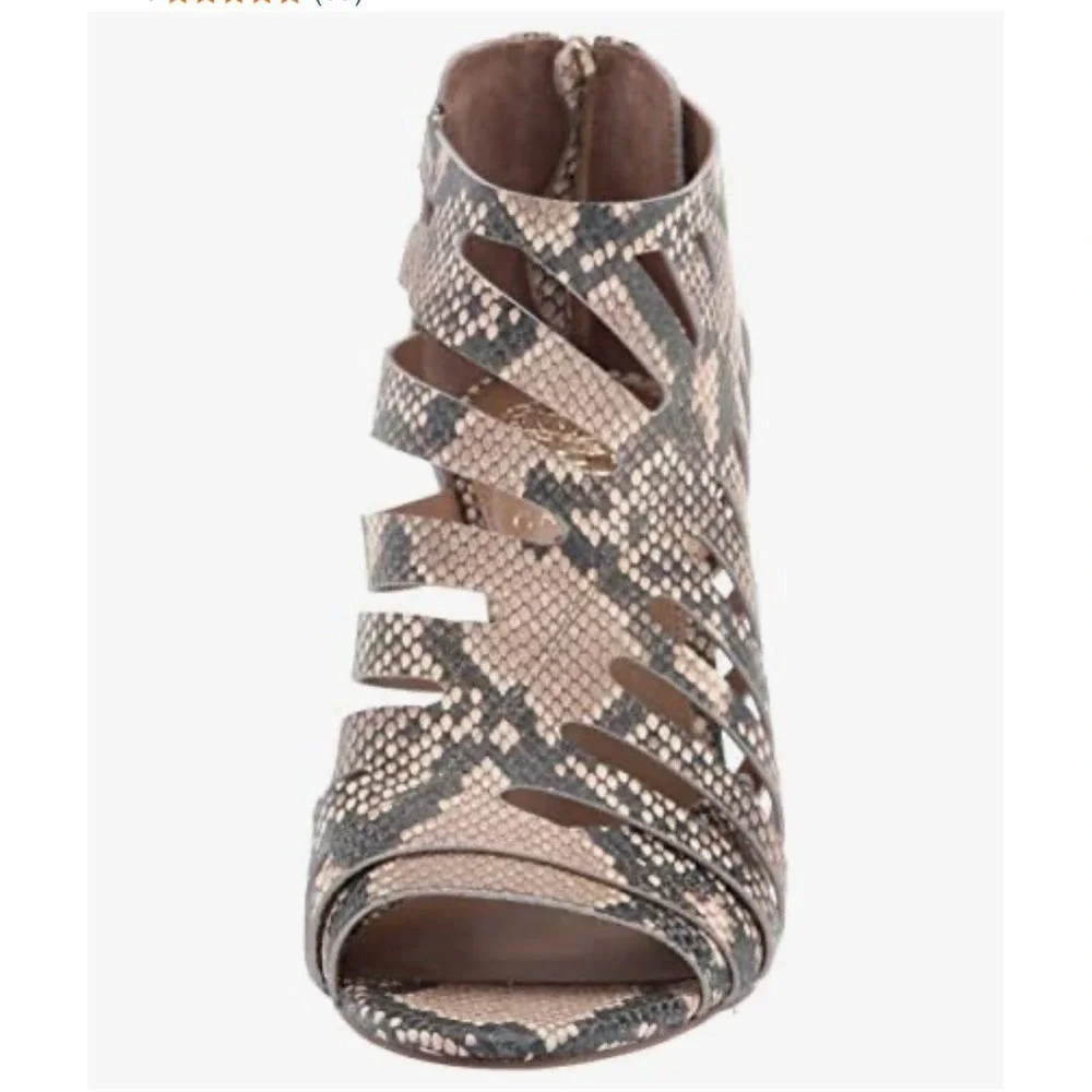 Vince Camuto product pair